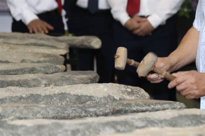 Chiêm ngưỡng bộ đàn đá cổ nghìn năm của Khánh Hòa