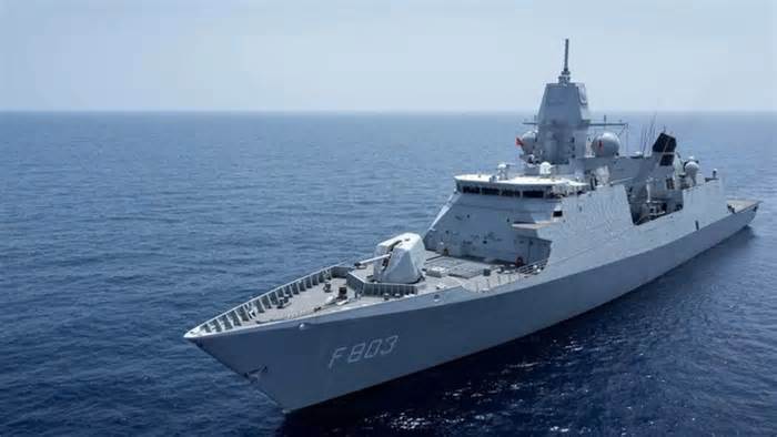 Tàu chiến Hà Lan tuần tra ở biển Hoa Đông, Trung Quốc chỉ trích 'hành động ghê tởm'
