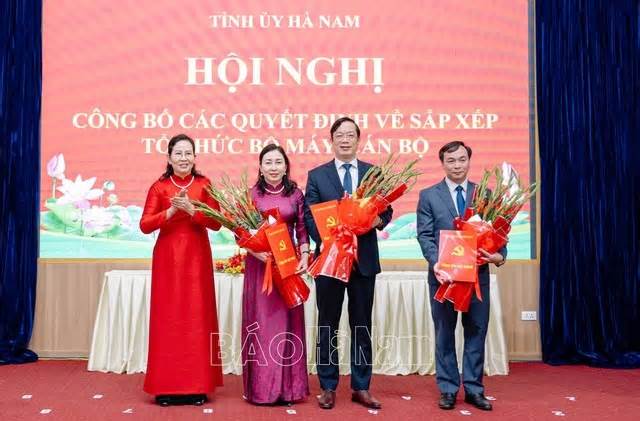 Bản tin 8H: Bà Đinh Thị Lụa giữ chức Bí thư Đảng ủy các cơ quan Đảng tỉnh Hà Nam