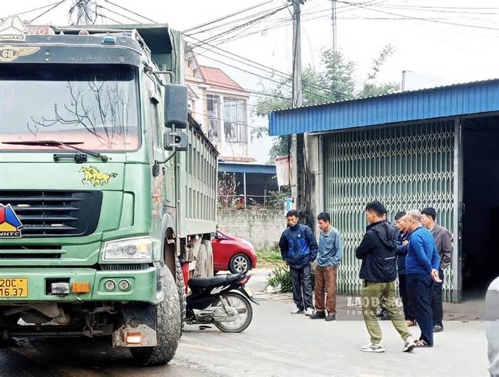 Thái Nguyên: Xe tải nặng chạy rầm rầm đường liên thôn, dân nơm nớp lo sợ