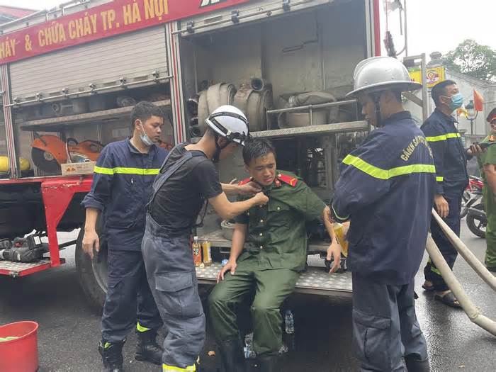 3 nạn nhân mắc kẹt trong vụ cháy ở phố Khâm Thiên, Hà Nội đã tử vong