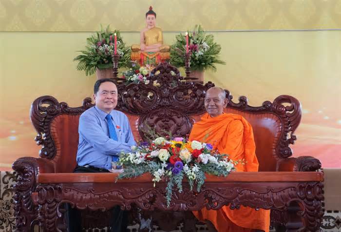 Phó Chủ tịch Thường trực Quốc hội thăm, chúc Tết cổ truyền Chôl Chnăm Thmây