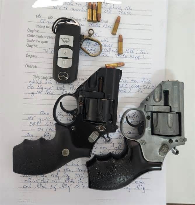 ‘Thành đen’ bị khống chế, thu giữ 2 khẩu súng, 6 viên đạn