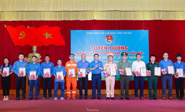 Tỉnh Đoàn Yên Bái trao giải thưởng 'Cánh cung đỏ' năm 2023