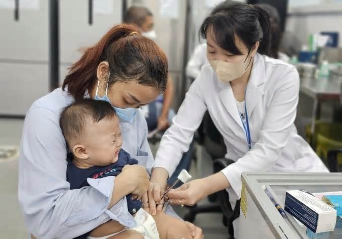 Bộ Y tế khuyến cáo người dân tiêm vaccine bạch hầu