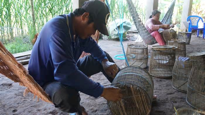 Cận cảnh làng nghề ăn theo mùa nước nổi ở vùng biên An Giang