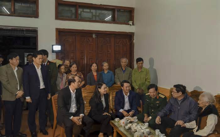 Thủ tướng Phạm Minh Chính thăm gia đình chính sách tại thành phố Lai Châu