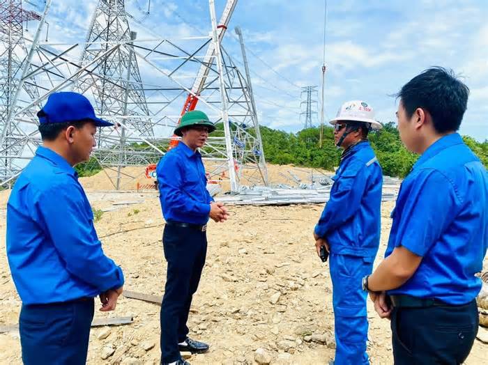 Tuổi trẻ Quảng Bình chung tay hỗ trợ thi công Dự án đường dây 500kV mạch 3