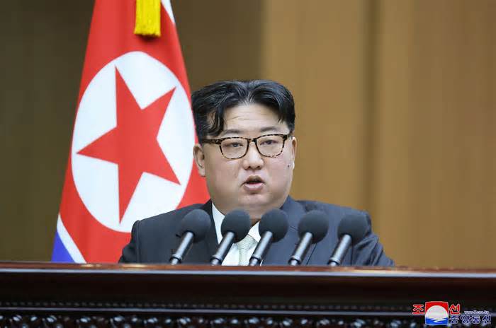 Ông Kim Jong-un: 'Hàn Quốc xâm phạm 0,001 mm cũng là gây chiến'
