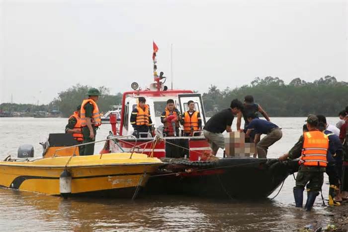 Lật thuyền do dông lốc ở Quảng Ninh: Tìm thấy thi thể 2 nạn nhân
