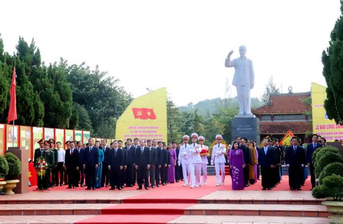 Quảng Ninh báo công dâng Bác nhân kỷ niệm 60 năm thành lập tỉnh
