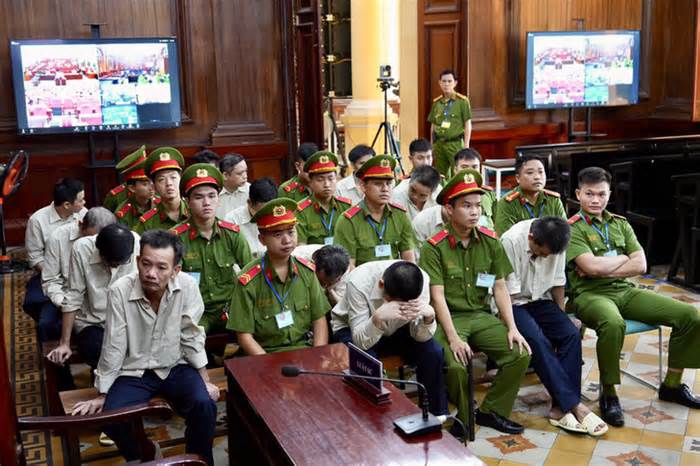 Vụ án Cục Đăng kiểm: Viện kiểm sát nói một số luật sư bào chữa kiểu ‘hai hàng’