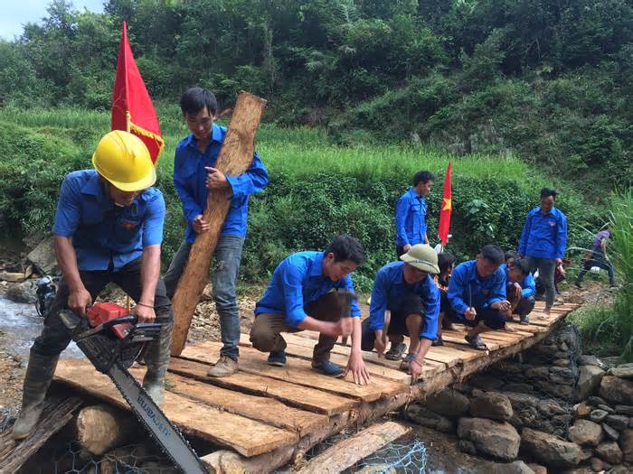 Hàng trăm công trình, phần việc của tuổi trẻ qua mô hình 'ngày cuối tuần cùng dân' ở Yên Bái