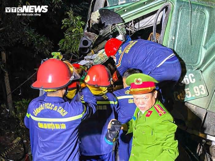 Nguyên nhân vụ tai nạn giữa xe khách và xe đầu kéo làm 14 người thương vong