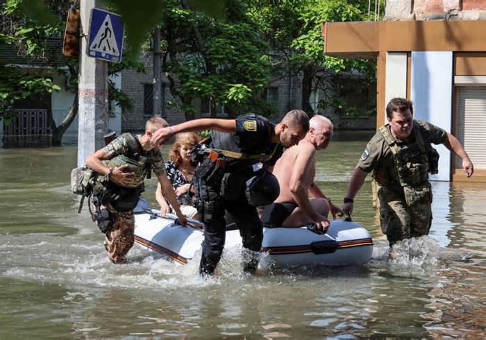 Vụ vỡ đập Nova Kakhovka: 'Đầm lầy' cản bước Ukraine phản công