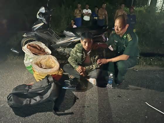Quảng Trị: Truy đuổi, bắt giữ đối tượng vận chuyển 55kg thuốc nổ