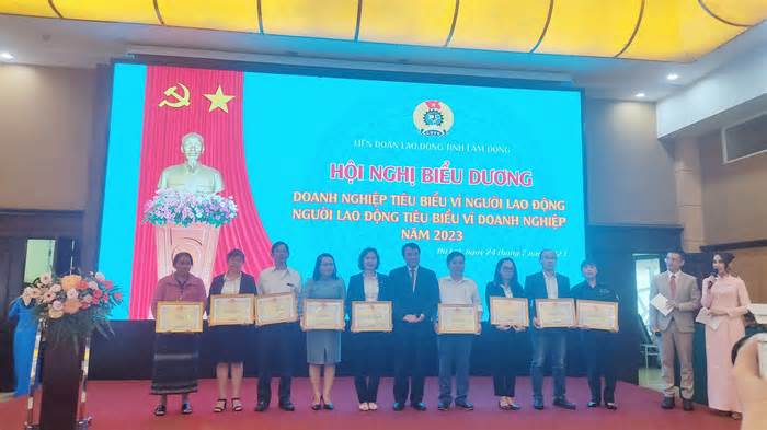 Nghị lực phi thường của nữ công nhân dân tộc thiểu số ở Lâm Đồng
