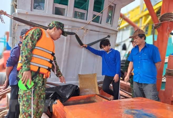 Kiên Giang: Phát hiện 2 tàu chở khoảng 34.000 lít dầu DO không giấy tờ