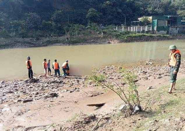 Nghệ An: Tìm thấy thi thể phụ nữ xấu số bị đuối nước ở sông Nậm Mộ