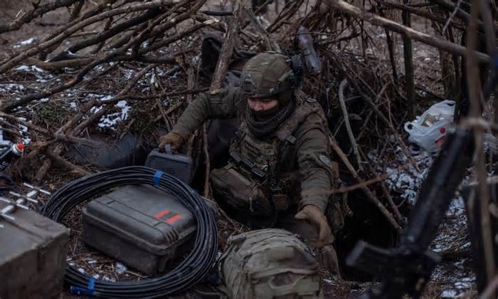 Ukraine rút quân khỏi làng gần Avdeevka