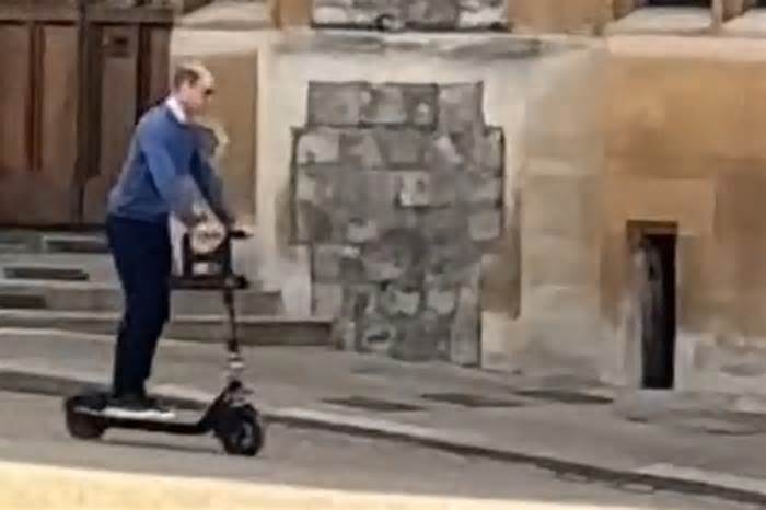 William gây sốt với video đi scooter điện tới lâu đài Windsor