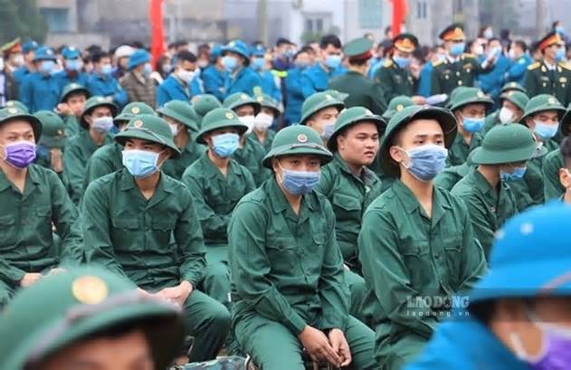 Bộ Quốc phòng làm rõ quy định về hình xăm, tật khúc xạ khi tuyển nghĩa vụ quân sự