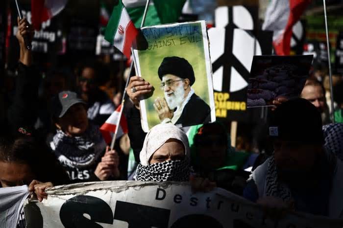 Những ai có thể đại diện Iran đàm phán với Mỹ?