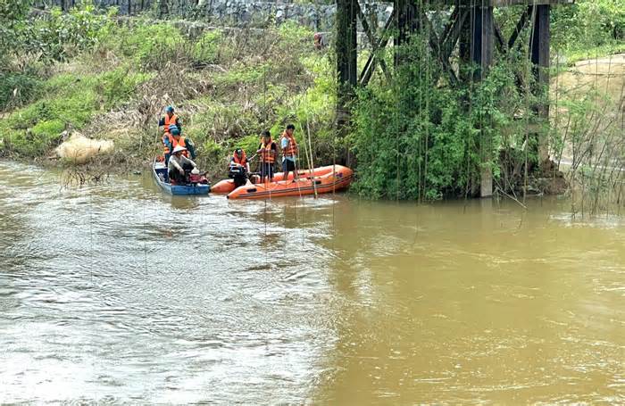 Tìm thấy thi thể nam thanh niên rơi xuống sông mất tích ở Lâm Đồng