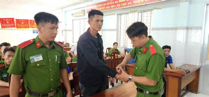 Bắt 2 nghi phạm bao chiếm, 'bảo kê' trên vùng biển Kiên Giang