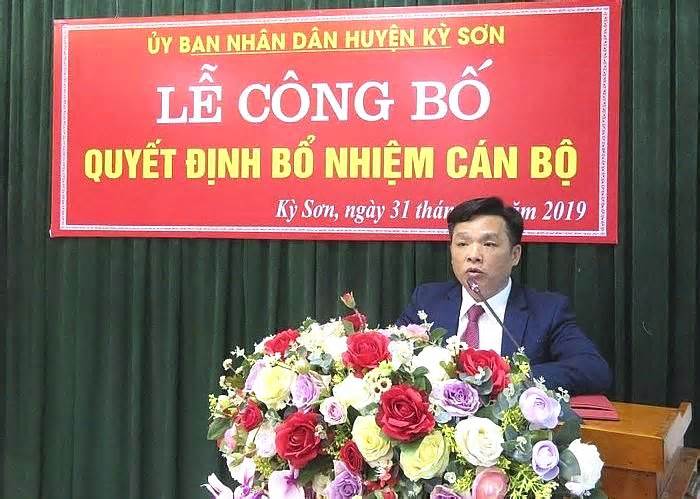 Trưởng phòng giáo dục ở Nghệ An xin xuống làm Hiệu phó vì lý do sức khỏe