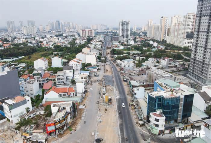 Làm suốt 8 năm, đường Lương Định Của dài 2.5km vẫn đang dừng vì vướng 3 căn nhà