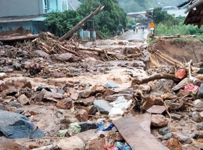 Sạt lở đất ở Yên Bái, Lai Châu, Sơn La: 7 người tử vong, nhiều người dân phải di dời