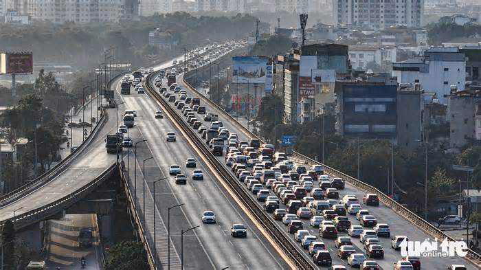 Mùng 4 Tết: Xử lý 8.241 tài xế vi phạm; Hà Nội bắt đầu ùn tắc ở cửa ngõ