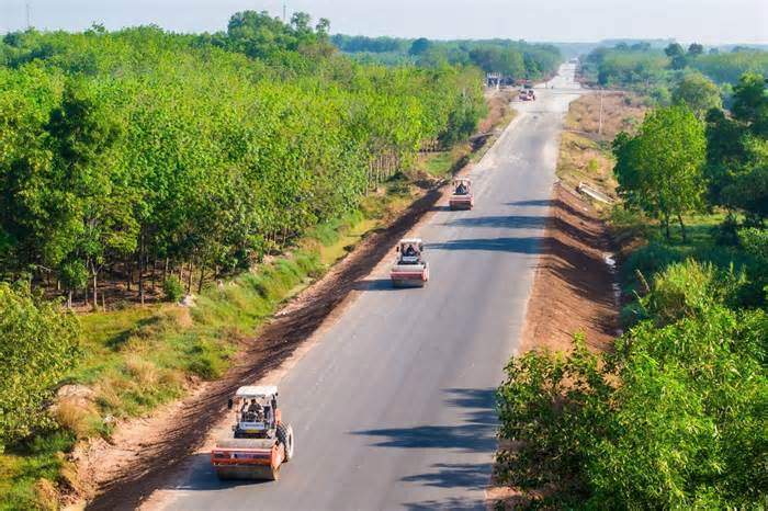 Hình hài đường Hồ Chí Minh kết nối các tỉnh phía Nam, sắp thông xe kỹ thuật