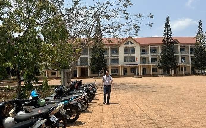 Sửa án kỷ luật cho 2 học sinh bị buộc thôi học với lý do dùng ma túy