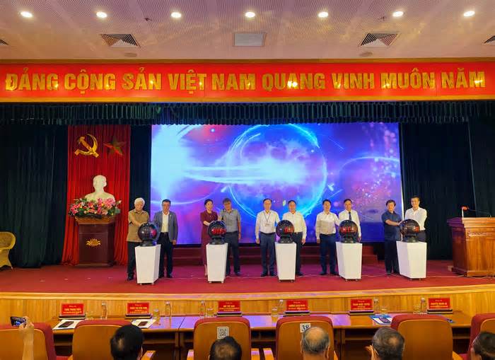 Quận Long Biên treo thưởng 150 triệu đồng sáng tác biểu trưng quận