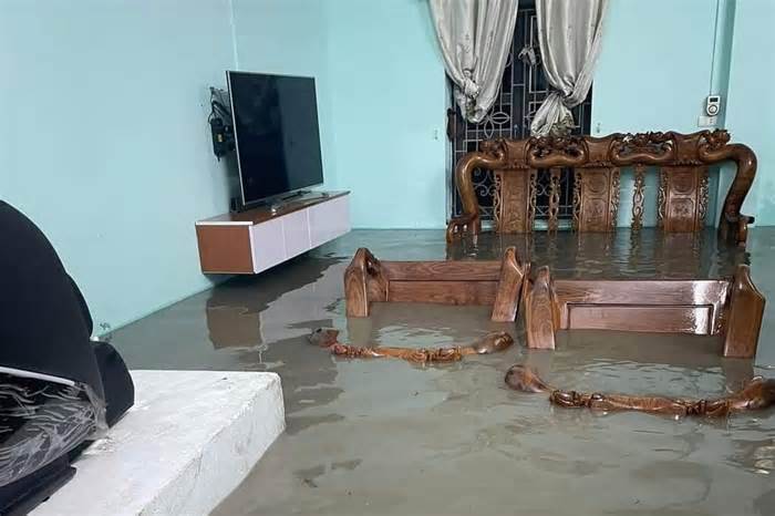 TP Hạ Long ngập sau mưa lớn