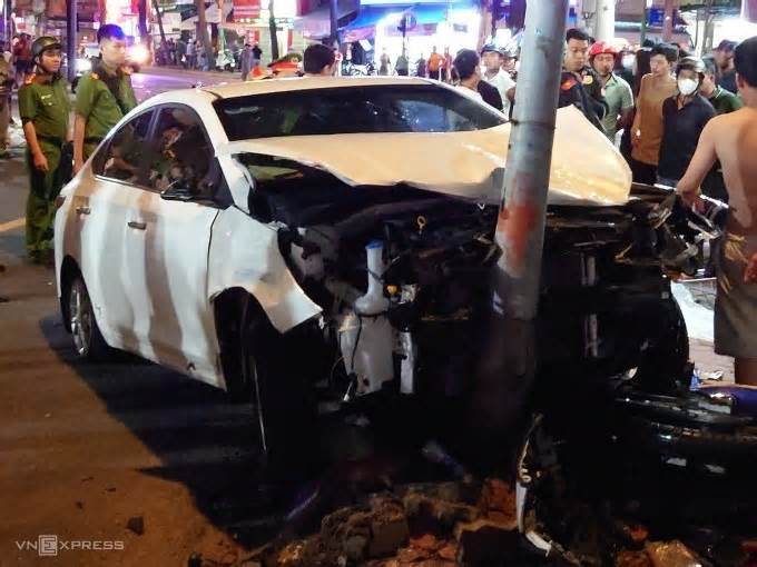 Ôtô tông loạt xe máy ở TP Vũng Tàu, 2 mẹ con tử vong