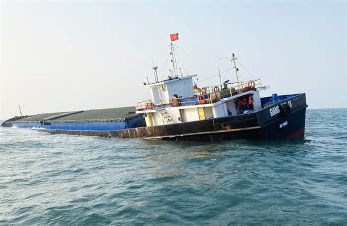 Khẩn trương trục vớt tàu hàng gặp nạn chìm ở Cù Lao Chàm