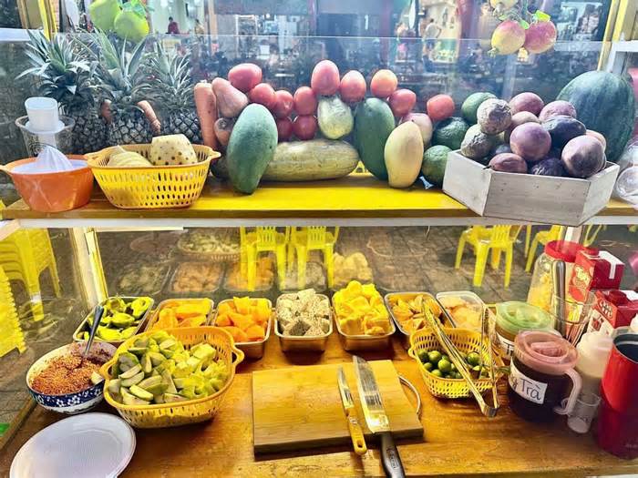 Chủ quán bất ngờ vì lần đầu có khách yêu cầu xuất hóa đơn 2 ly sinh tố 72 nghìn đồng