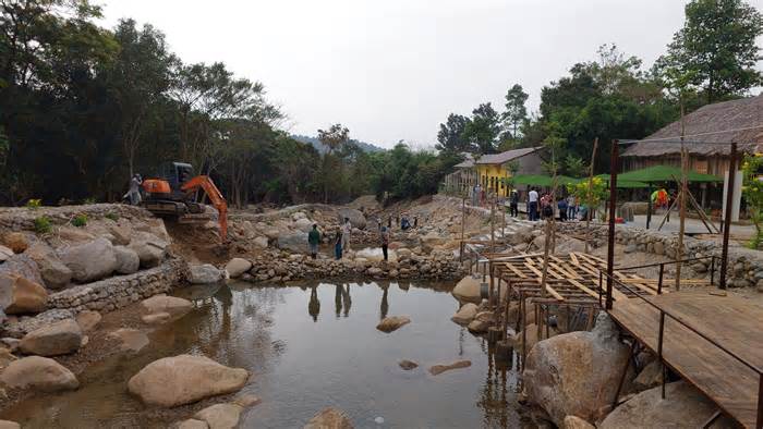 Đà Nẵng cưỡng chế tháo dỡ các đập chặn suối Lương làm du lịch sinh thái