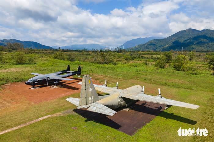 Ngắm 2 máy bay vận tải quân sự hạng nặng của Mỹ tại Quảng Trị