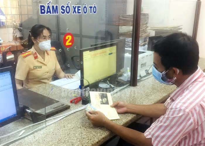 Bắt cựu Trưởng Phòng Cảnh sát giao thông tỉnh Trà Vinh