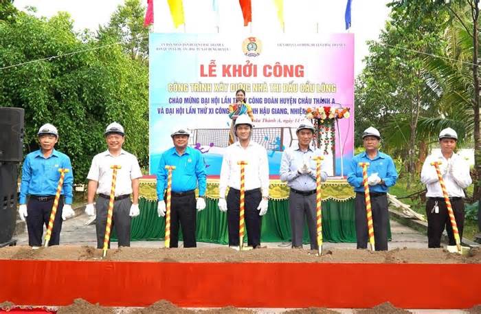 Hậu Giang triển khai nhiều hoạt động chào mừng Đại hội công đoàn