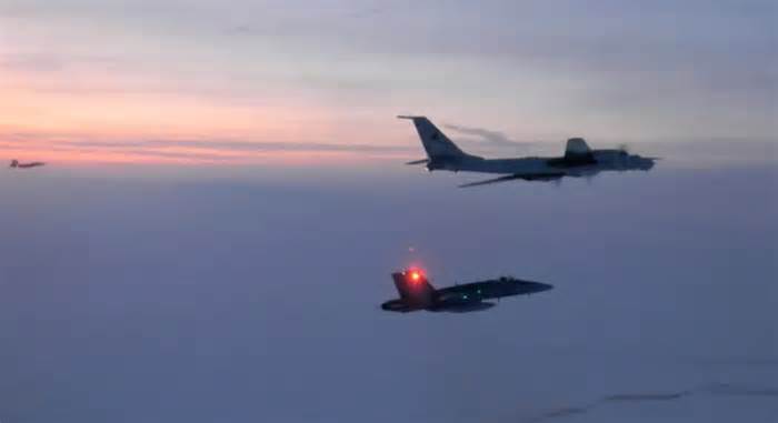 Mỹ chặn máy bay ném bom của Nga và Trung Quốc tại Alaska