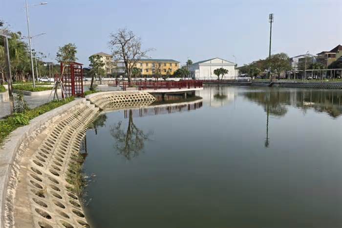 Bé gái 8 tuổi tử vong dưới hồ điều hòa