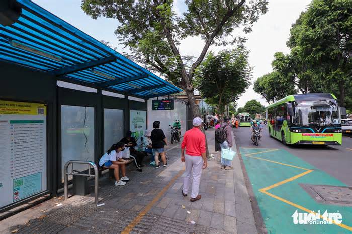 Sau 1 tháng miễn phí, xe buýt TP.HCM khẳng định vai trò chủ lực giao thông công cộng