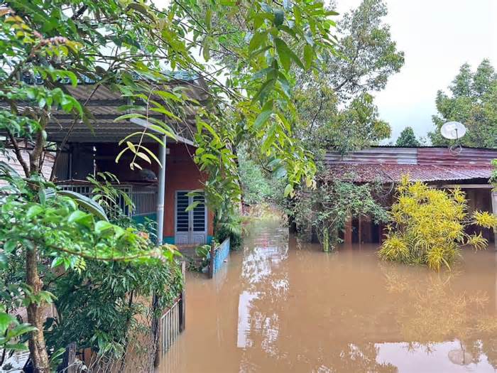 Đắk Nông khẩn trương di dời nhiều hộ dân ở vùng ngập lụt ngay trong đêm