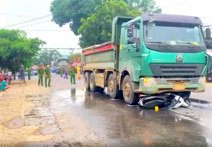 Qua ngã ba, người đàn ông bị xe ben cán tử vong