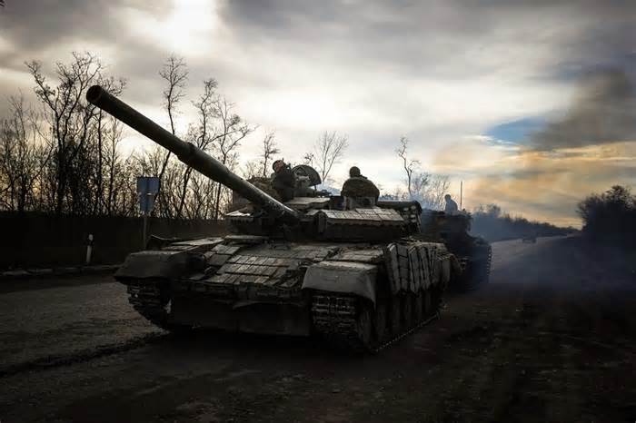 Tình hình Ukraine: Nga tấn công kho vũ khí, tuyên bố 'đạt mục tiêu tấn công', Moscow để ngỏ việc đối thoại với Kiev